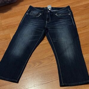 Hydraulic Dark Wash Capri Jeans